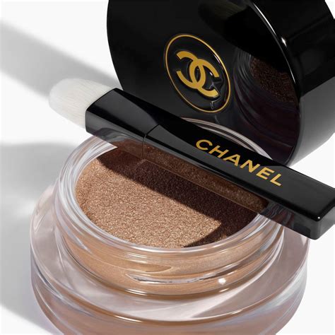 chanel cream eyeshadow in undertone.